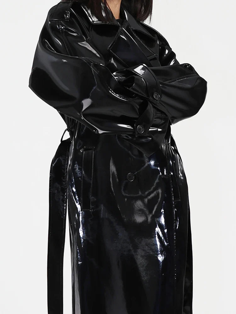 Yuri™ – Reflecterende Lakleren Trenchcoat