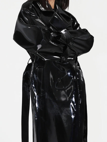 Yuri™ – Reflecterende Lakleren Trenchcoat